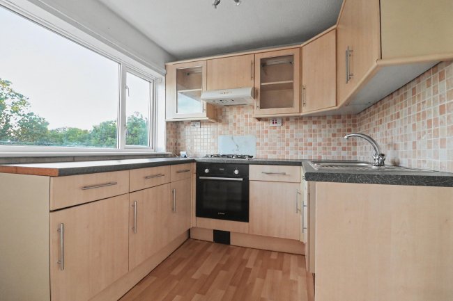 32 Hamsterley Drive, Crook, DL15 9PT 3