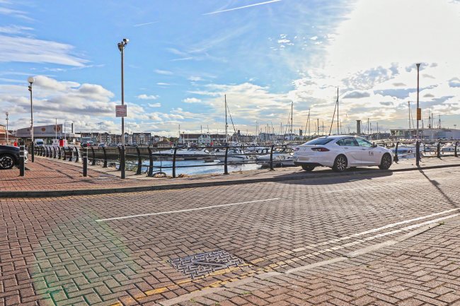 33 Navigation Point, Harlepool, TS24 0UJ 3