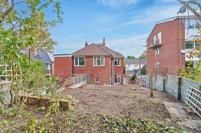 110 Kent Road, Southampton, Hampshire, SO17 2LG 3