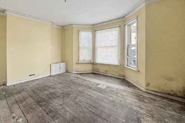 1B Arnold Road, Tooting, London, SW17 9HU 19