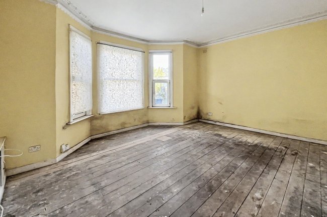 1B Arnold Road, Tooting, London, SW17 9HU 19