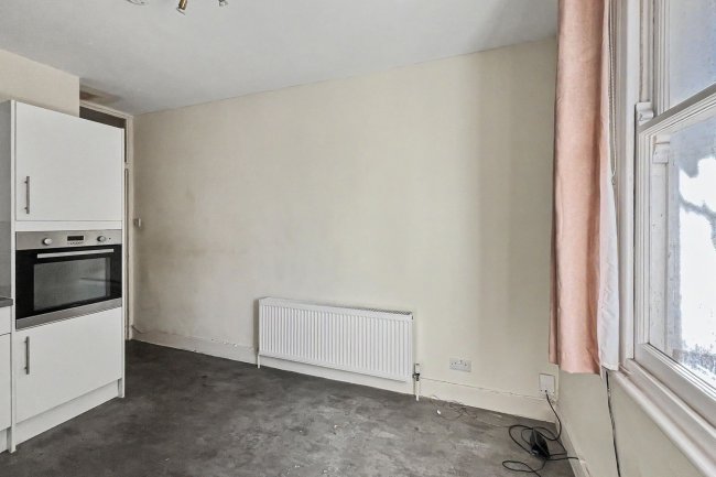 122 & 124 Tranmere Road, Earlsfield, London SW18 3QT 5