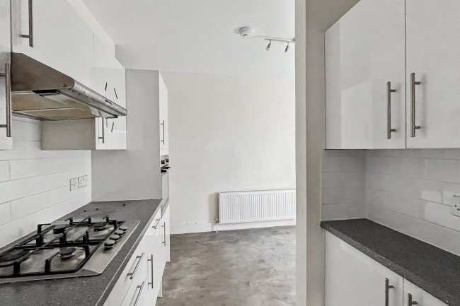122 & 124 Tranmere Road, Earlsfield, London SW18 3QT 5