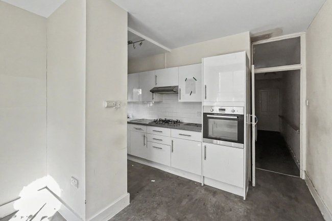 122 & 124 Tranmere Road, Earlsfield, London SW18 3QT 5