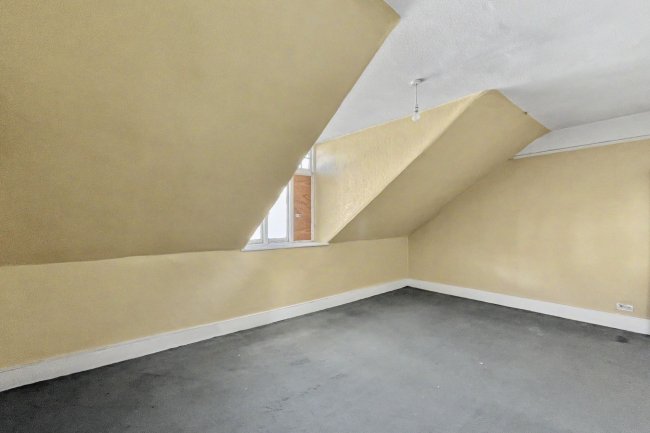 16a Replingham Road, Southfields, London SW18 5LS 8