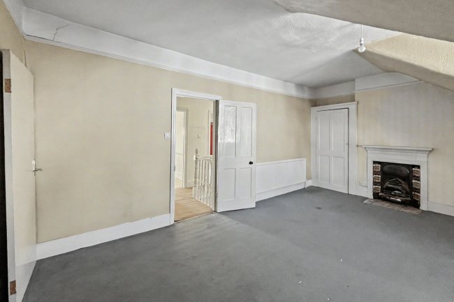 16a Replingham Road, Southfields, London SW18 5LS 8