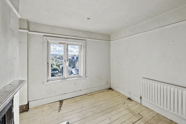 16a Replingham Road, Southfields, London SW18 5LS 8