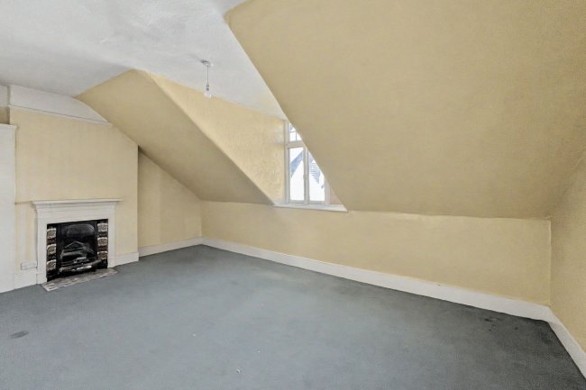 16a Replingham Road, Southfields, London SW18 5LS 8