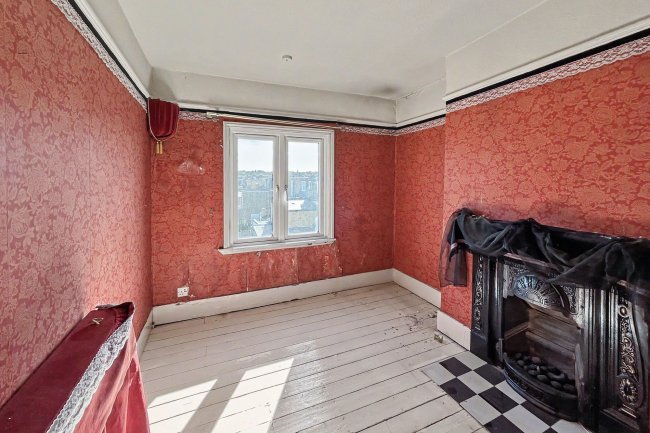 16a Replingham Road, Southfields, London SW18 5LS 8