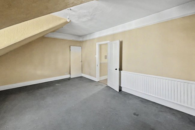 16a Replingham Road, Southfields, London SW18 5LS 8