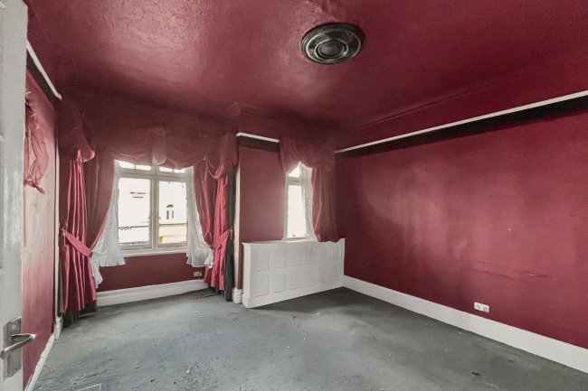 16a Replingham Road, Southfields, London SW18 5LS 8