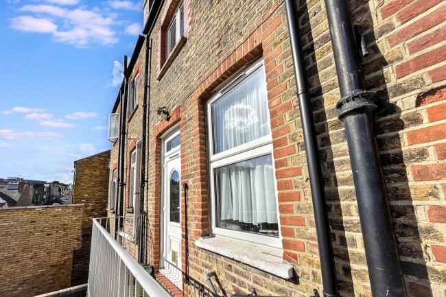 16a Replingham Road, Southfields, London SW18 5LS 8