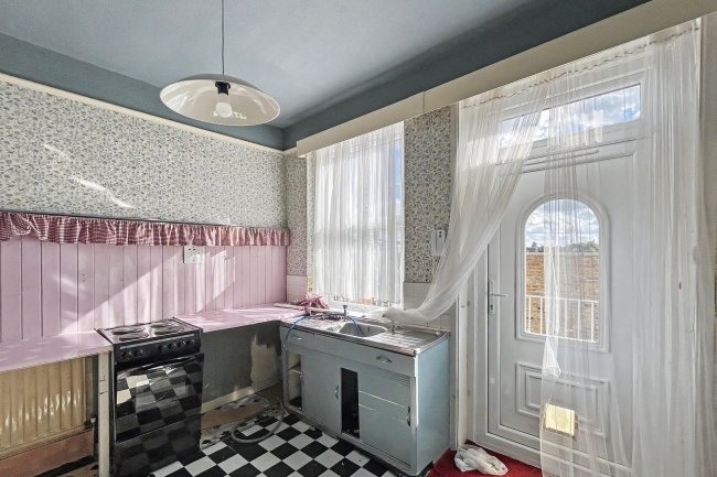 16a Replingham Road, Southfields, London SW18 5LS 8