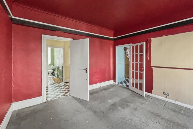 16a Replingham Road, Southfields, London SW18 5LS 8