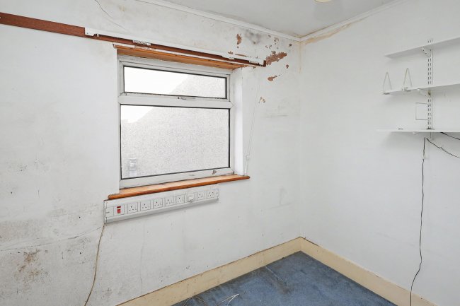19 Hubbards chase, Hornchurch, Essex, RM11 3DD 24