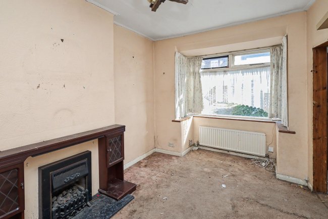 19 Hubbards chase, Hornchurch, Essex, RM11 3DD 24