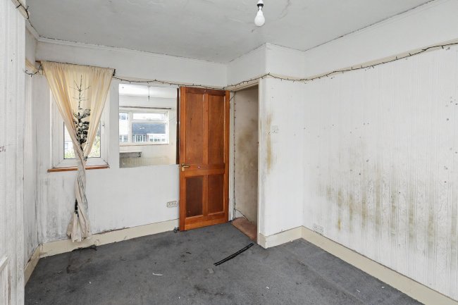 19 Hubbards chase, Hornchurch, Essex, RM11 3DD 24