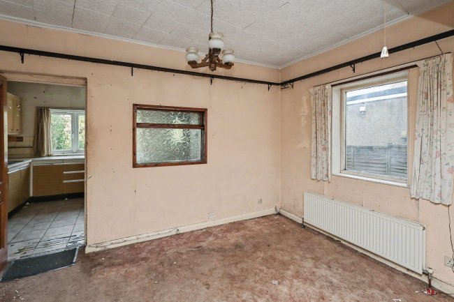 19 Hubbards chase, Hornchurch, Essex, RM11 3DD 24