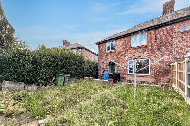 12 Derbyshire Avenue, Stretford, Manchester M32 9LR 6