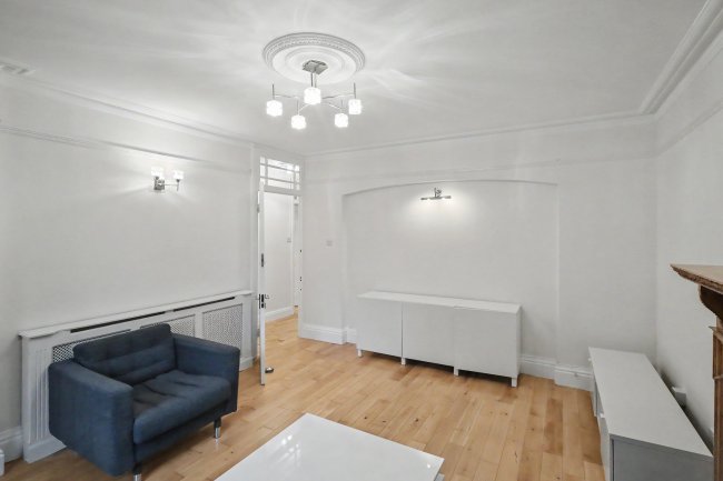 87 Clarence Gate Gardens, Glentworth Street, Marylebone, London NW1 6QP 10