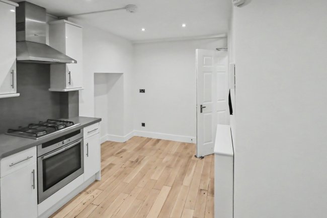 87 Clarence Gate Gardens, Glentworth Street, Marylebone, London NW1 6QP 10