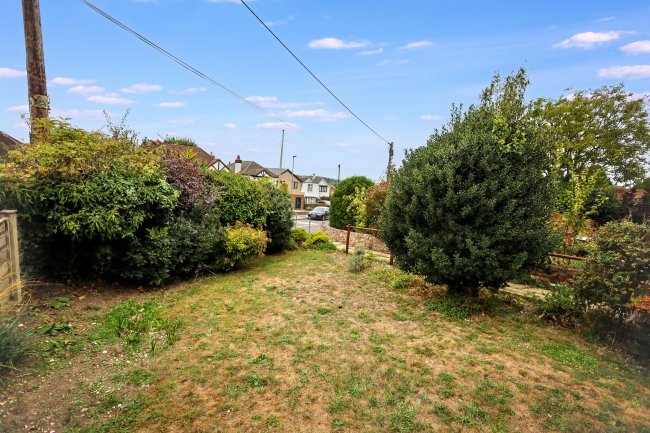 99 Glentrammon Road, Green Street Green, Orpington, Kent, BR6 6DQ 4