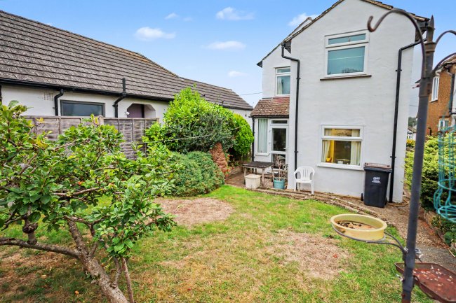 99 Glentrammon Road, Green Street Green, Orpington, Kent, BR6 6DQ 4