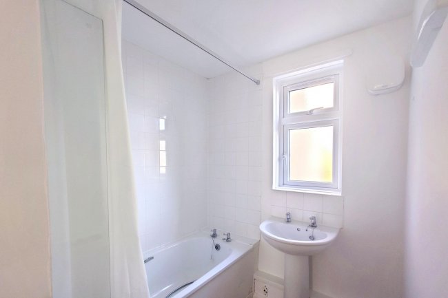 64 Stepstairs Lane, Cirencester, Gloucestershire, GL7 1LA 92