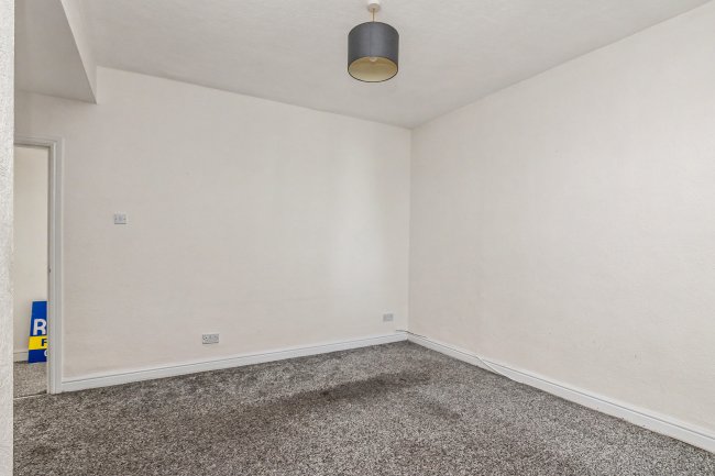 Flat 2, 9 Hill Street, Blackpool, Lanchasire FY4 1DG 10