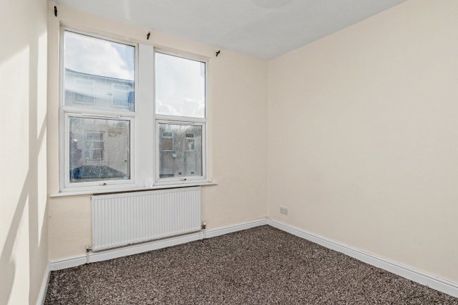 Flat 2, 9 Hill Street, Blackpool, Lanchasire FY4 1DG 10