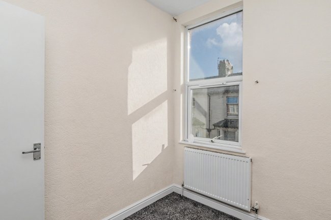 Flat 2, 9 Hill Street, Blackpool, Lanchasire FY4 1DG 10