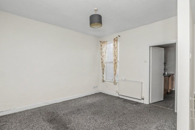 Flat 2, 9 Hill Street, Blackpool, Lanchasire FY4 1DG 10