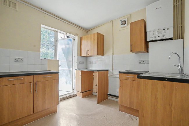 Flat 1 Marshall House, 2 Dorncliffe Road, London, SW6 5LF 37