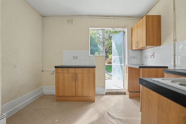 Flat 1 Marshall House, 2 Dorncliffe Road, London, SW6 5LF 37