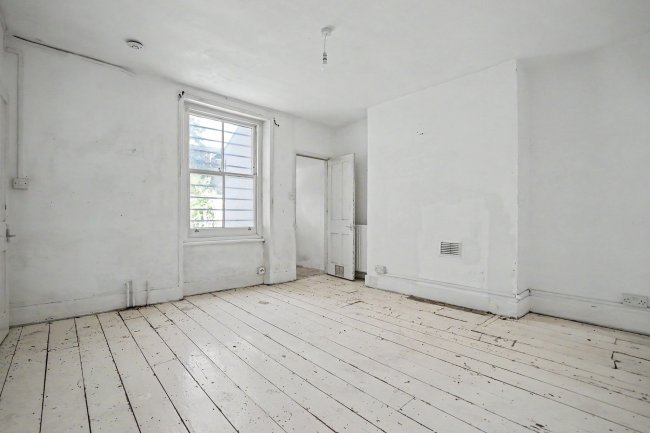 Flat 1 Marshall House, 2 Dorncliffe Road, London, SW6 5LF 37