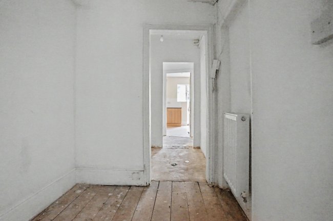 Flat 1 Marshall House, 2 Dorncliffe Road, London, SW6 5LF 37