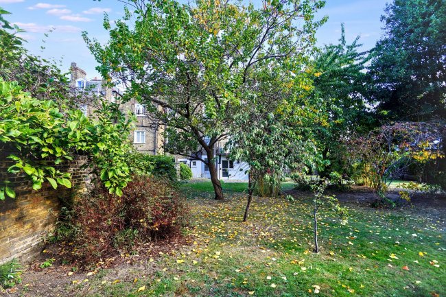 Flat 1 Marshall House, 2 Dorncliffe Road, London, SW6 5LF 37
