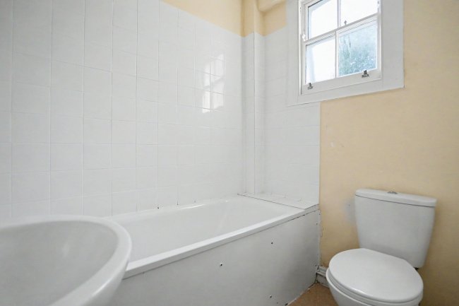 Flat 1 Marshall House, 2 Dorncliffe Road, London, SW6 5LF 37