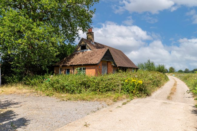 Westpark Villa The Old Dairy and West Park Farm Buildings, New Chapel, Surrey RH7 6HT 11