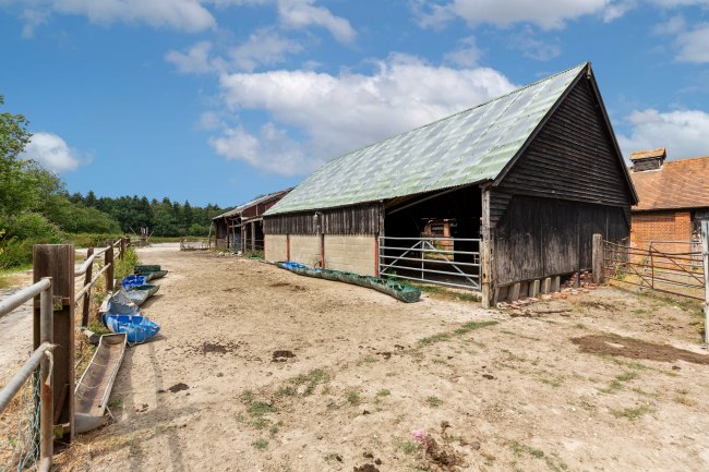 Westpark Villa The Old Dairy and West Park Farm Buildings, New Chapel, Surrey RH7 6HT 11