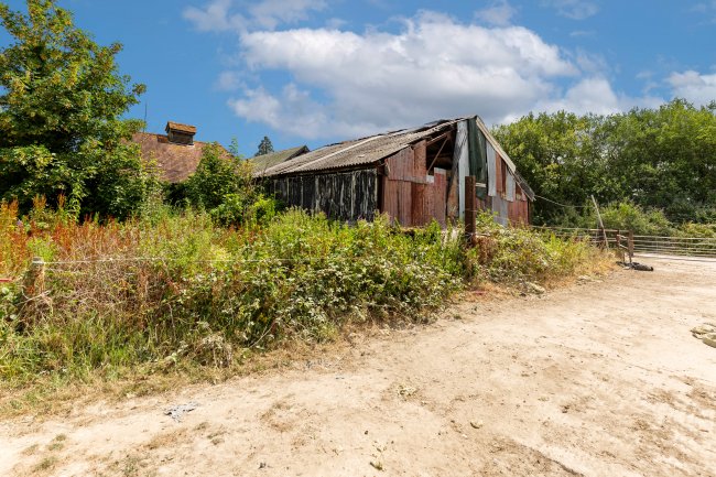 Westpark Villa The Old Dairy and West Park Farm Buildings, New Chapel, Surrey RH7 6HT 11