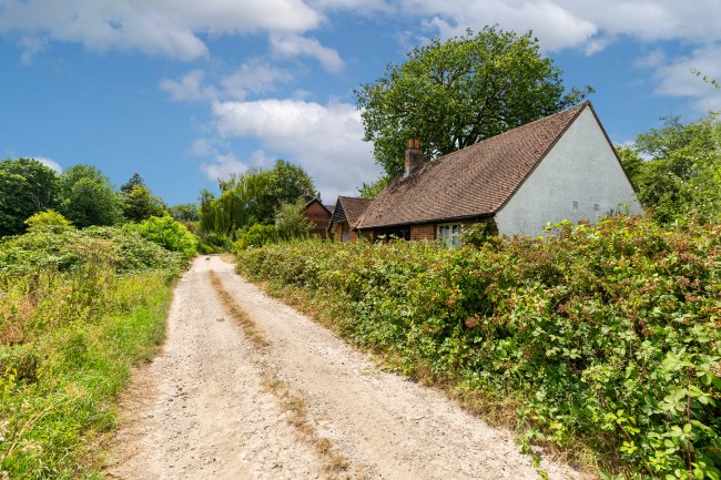 Westpark Villa The Old Dairy and West Park Farm Buildings, New Chapel, Surrey RH7 6HT 11