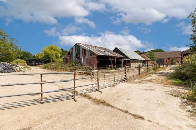 Westpark Villa The Old Dairy and West Park Farm Buildings, New Chapel, Surrey RH7 6HT 11
