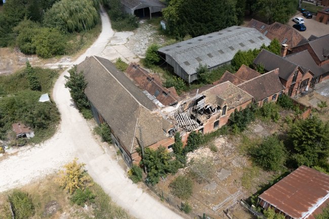 Westpark Villa The Old Dairy and West Park Farm Buildings, New Chapel, Surrey RH7 6HT 11