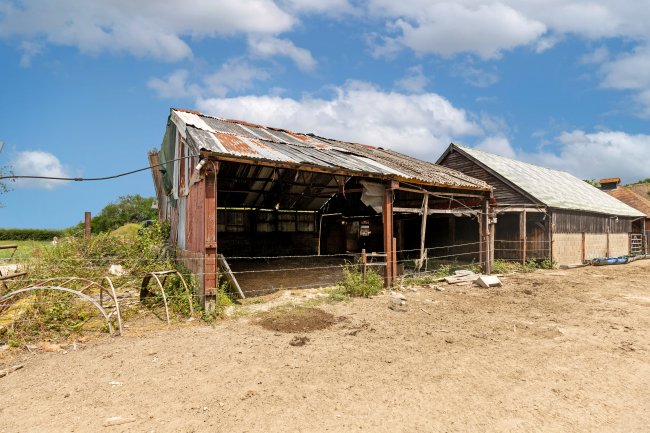 Westpark Villa The Old Dairy and West Park Farm Buildings, New Chapel, Surrey RH7 6HT 11