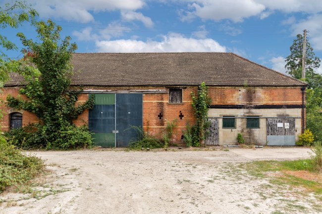 Westpark Villa The Old Dairy and West Park Farm Buildings, New Chapel, Surrey RH7 6HT 11
