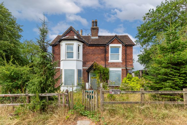 Westpark Villa The Old Dairy and West Park Farm Buildings, New Chapel, Surrey RH7 6HT 11