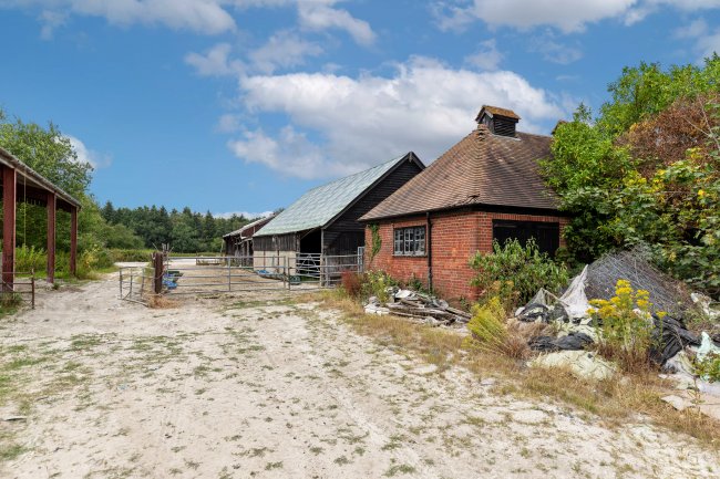Westpark Villa The Old Dairy and West Park Farm Buildings, New Chapel, Surrey RH7 6HT 11