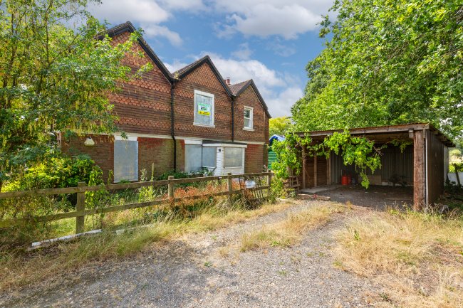 Westpark Villa The Old Dairy and West Park Farm Buildings, New Chapel, Surrey RH7 6HT 11