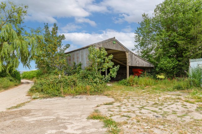 Westpark Villa The Old Dairy and West Park Farm Buildings, New Chapel, Surrey RH7 6HT 11